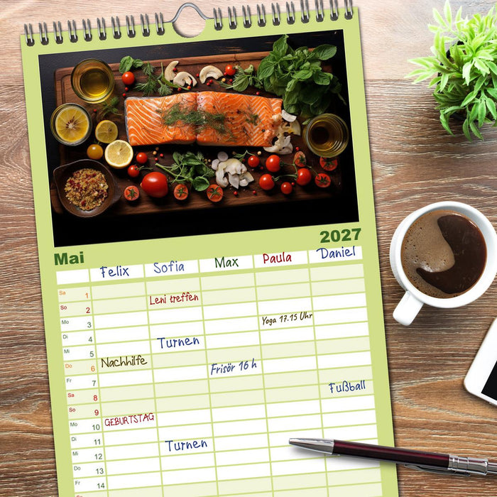 Ordentlich Low Carb (CALVENDO Familienplaner 2027)