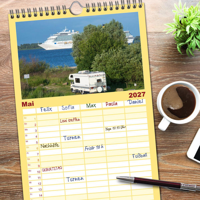 Vanlife - Glücklich auf vier Rädern (CALVENDO Familienplaner 2027)
