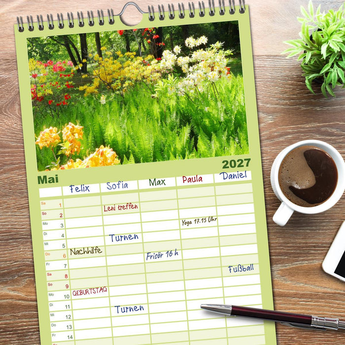Urlaub im Garten (CALVENDO Familienplaner 2027)