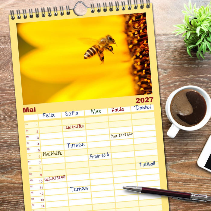 Bienen - Die fleißigen Tierchen die den Honig herstellen. (CALVENDO Familienplaner 2027)