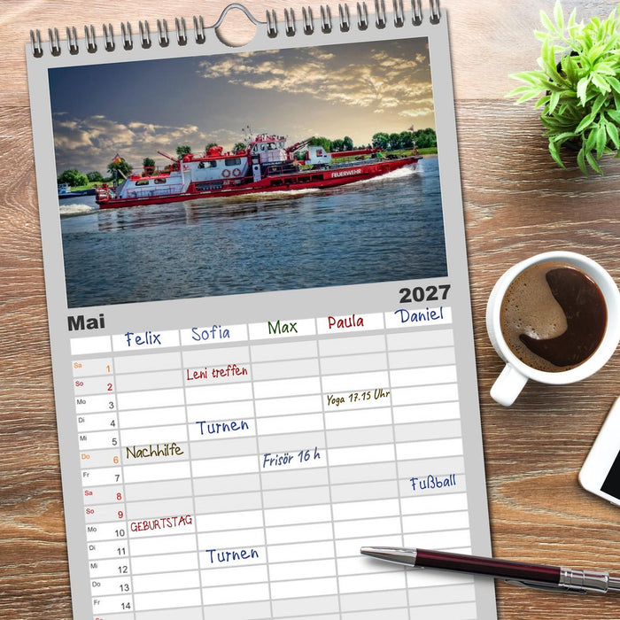 Feuerwehr - mein Kalender (CALVENDO Familienplaner 2027)