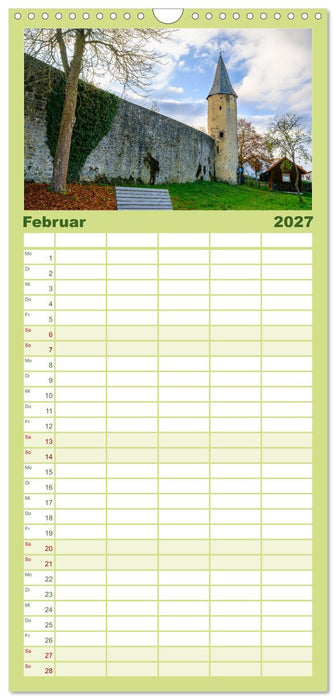 Ein Blick auf Herbstein (CALVENDO Familienplaner 2027)