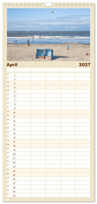 Am Strand von Langeoog (CALVENDO Familienplaner 2027)