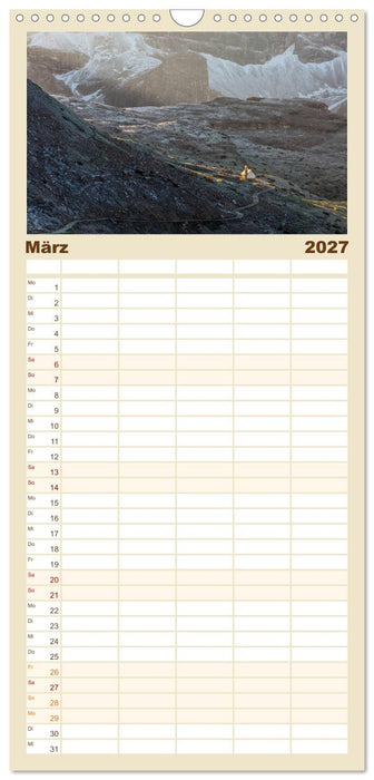 Berge. Wege in die Natur (CALVENDO Familienplaner 2027)