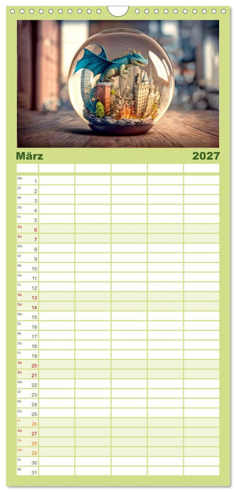 Miniaturwelt in der Glaskugel (CALVENDO Familienplaner 2027)