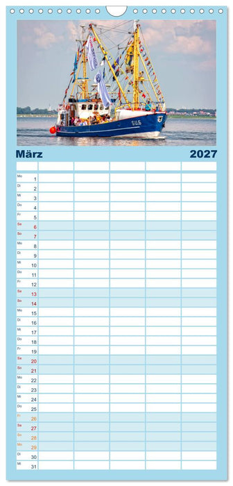 Maritime Augenblicke - Fischkutter (CALVENDO Familienplaner 2027)
