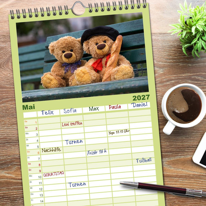 Travelling Teddy (CALVENDO Familienplaner 2027)