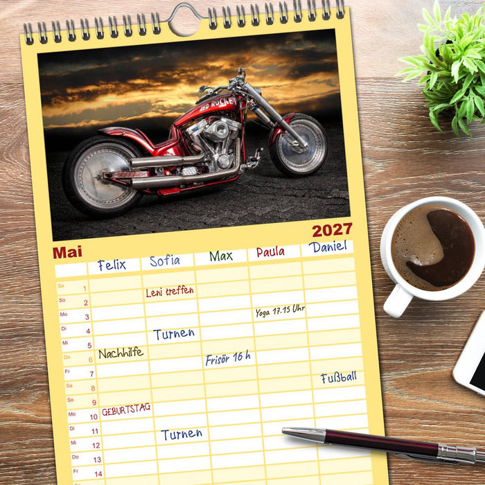 Motorrad-Träume – Chopper und Custombikes (CALVENDO Familienplaner 2027)