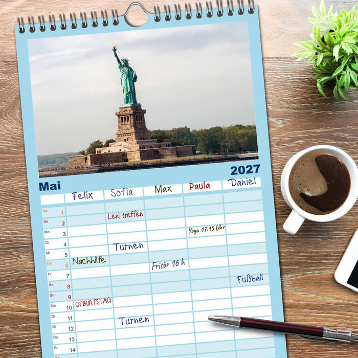 New York - Bilder einer Metropole (CALVENDO Familienplaner 2027)
