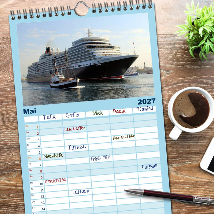 Cruiseliner in Warnemünde (CALVENDO Familienplaner 2027)