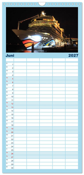 Cruiseliner in Warnemünde (CALVENDO Familienplaner 2027)