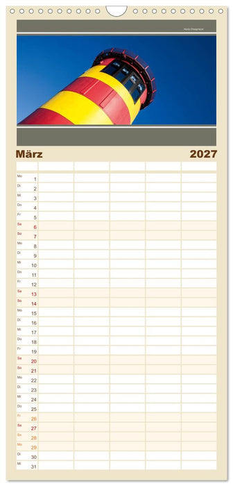 Der Pilsumer Leuchtturm (CALVENDO Familienplaner 2027)