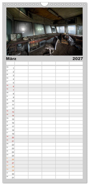 Geheimnisvolle Orte - Lost Places (CALVENDO Familienplaner 2027)