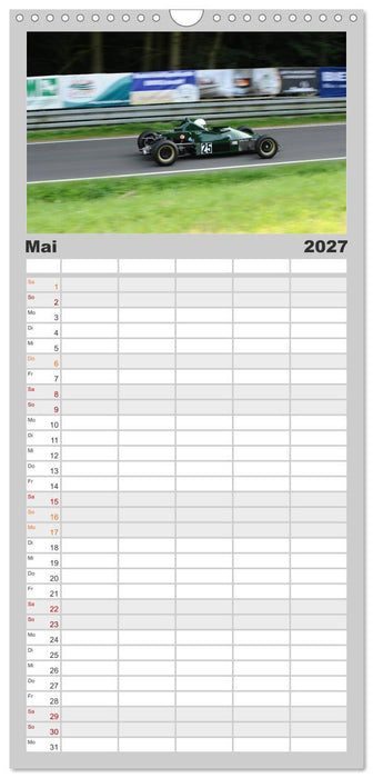 Formelrennwagen am Berg (CALVENDO Familienplaner 2027)