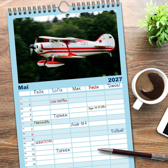 Modellflieger (CALVENDO Familienplaner 2027)