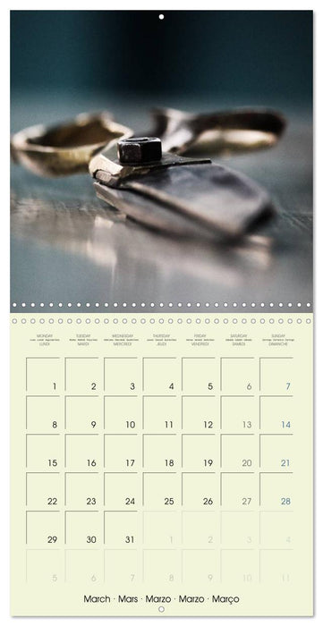 Historic Sewing Tools (CALVENDO Monthly Calendar 2027)