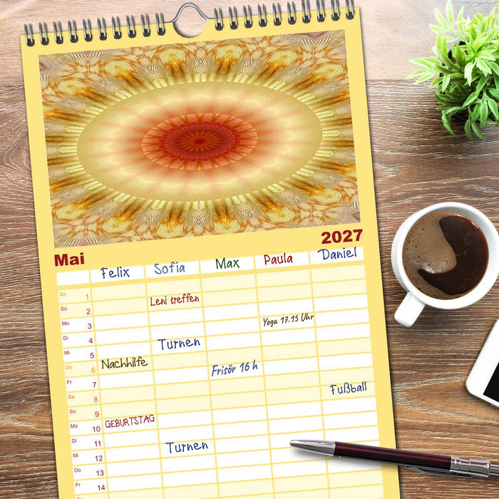 Mandala Träume (CALVENDO Familienplaner 2027)