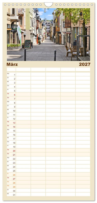 Wiesbaden Blickwinkel anders (CALVENDO Familienplaner 2027)