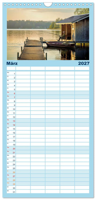 Malerische Bootsstege (CALVENDO Familienplaner 2027)