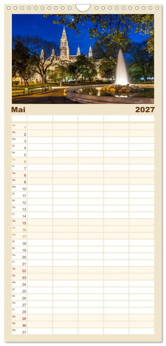 Wien - Blickwinkel einer Metropole (CALVENDO Familienplaner 2027)