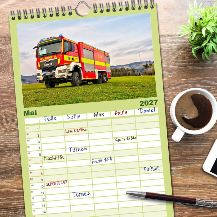 112 Fahrzeuge der Feuerwehr (CALVENDO Familienplaner 2027)