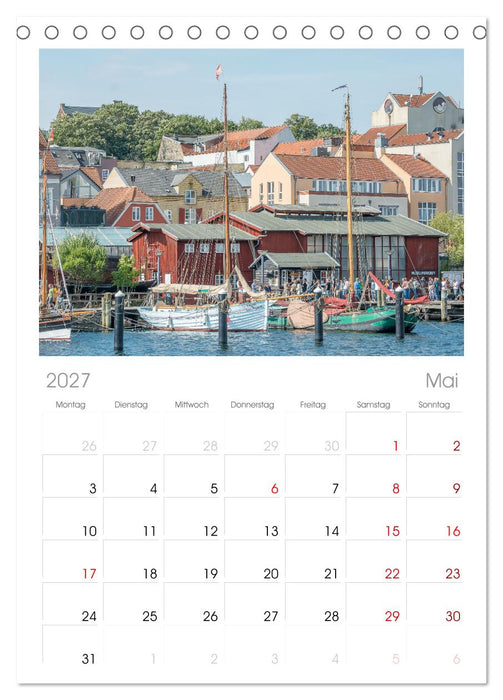Flensburg maritim (CALVENDO Tischplaner A5H 2027)