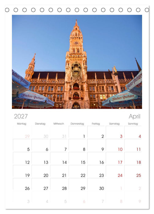 Abend in München (CALVENDO Tischplaner A5H 2027)