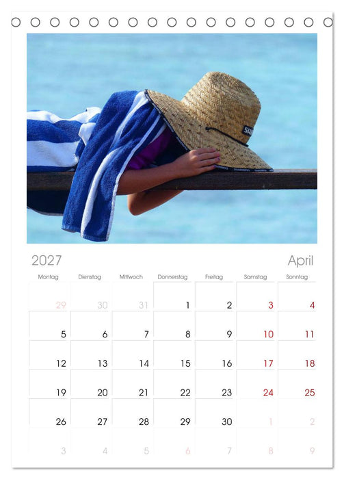 Buntes Strandleben (CALVENDO Tischplaner A5H 2027)