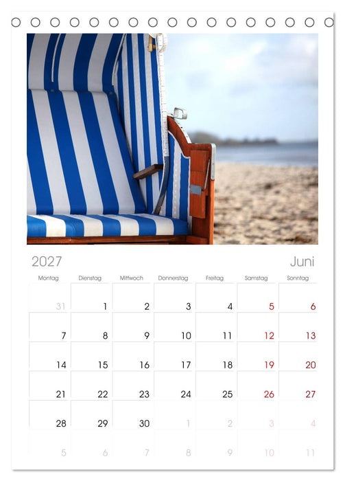 Buntes Strandleben (CALVENDO Tischplaner A5H 2027)