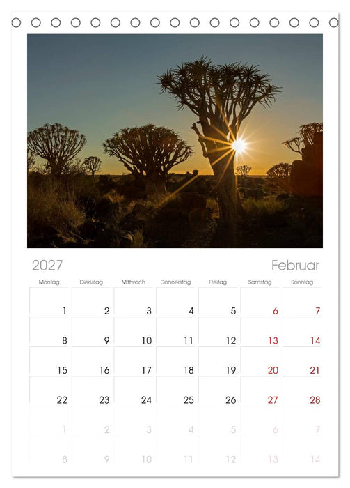 Lichterfülltes Namibia (CALVENDO Tischplaner A5H 2027)