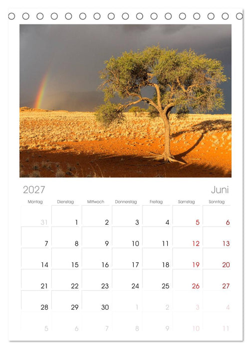 Lichterfülltes Namibia (CALVENDO Tischplaner A5H 2027)
