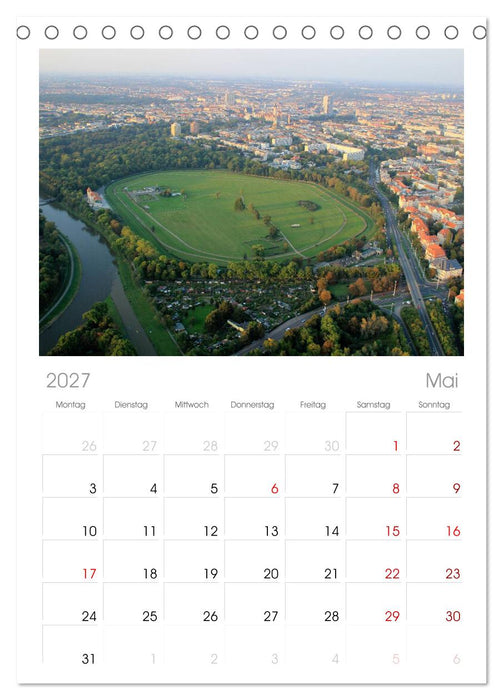 Über den Dächern von Leipzig (CALVENDO Tischplaner A5H 2027)