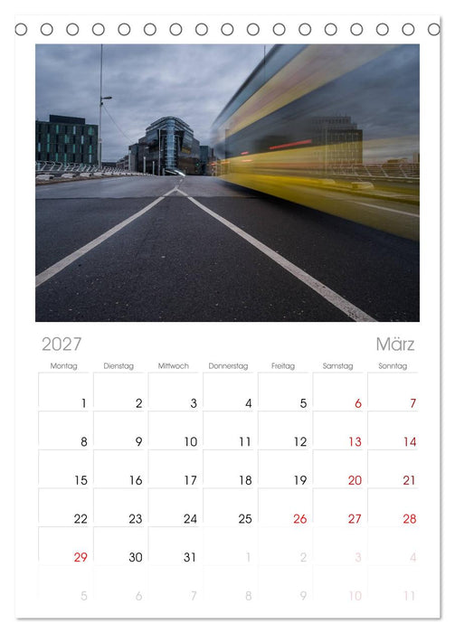 berlin specials (CALVENDO Tischplaner A5H 2027)