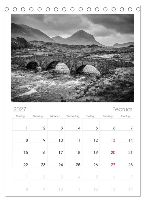 Skye in Monochrom (CALVENDO Tischplaner A5H 2027)
