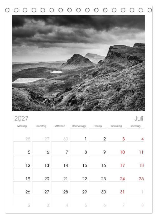 Skye in Monochrom (CALVENDO Tischplaner A5H 2027)