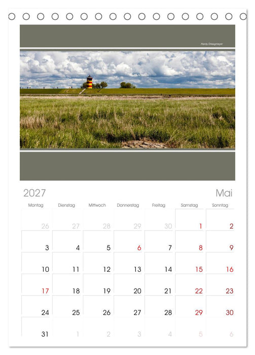 Der Pilsumer Leuchtturm (CALVENDO Tischplaner A5H 2027)