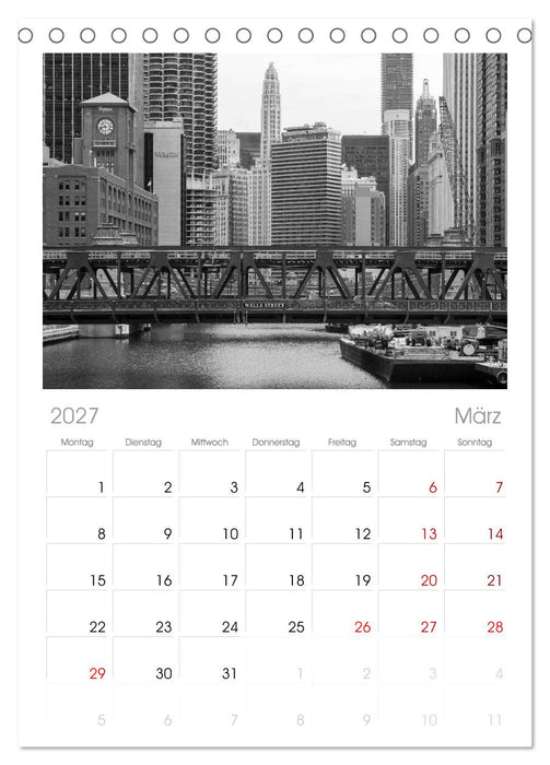 Chicago 2027 (CALVENDO Tischplaner A5H 2027)