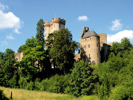 Kasselburg bei Pelm - CALVENDO Foto-Puzzle - calvendoverlag 29.99