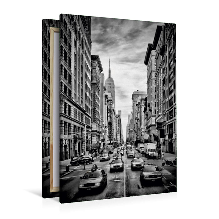 Premium Textil-Leinwand Premium Textil-Leinwand 80 cm x 120 cm  hoch NYC 5th Avenue Monochrom