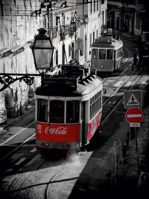 Straßenbahnbegegnung in Lissabon - CALVENDO Foto-Puzzle - calvendoverlag 29.99