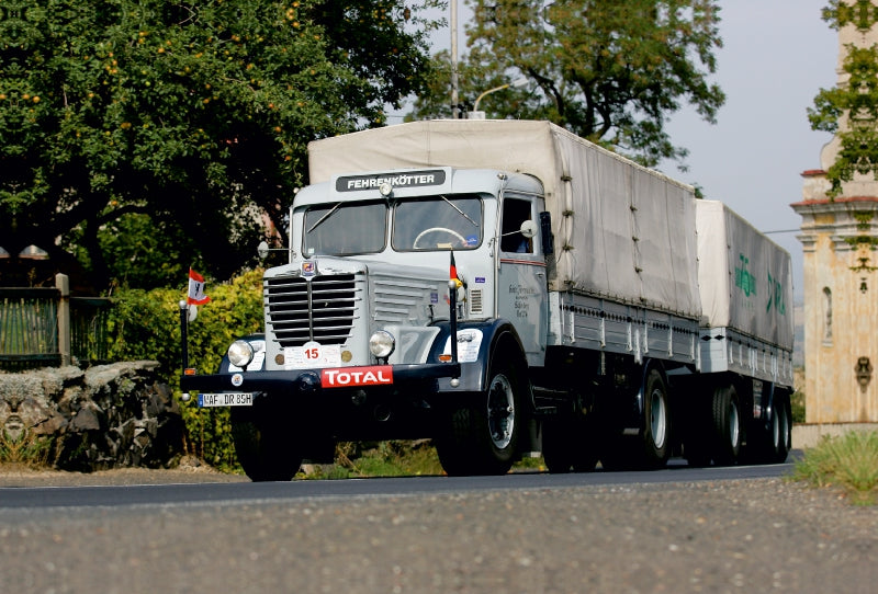 Toile textile haut de gamme Toile textile haut de gamme 120 cm x 80 cm de large Un motif du calendrier Classic Trucks 