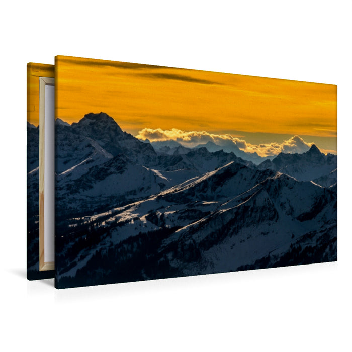 Premium Textil-Leinwand Premium Textil-Leinwand 120 cm x 80 cm quer Abendlicher Blick vom Nebelhorn auf die Berge bei Oberstdorf