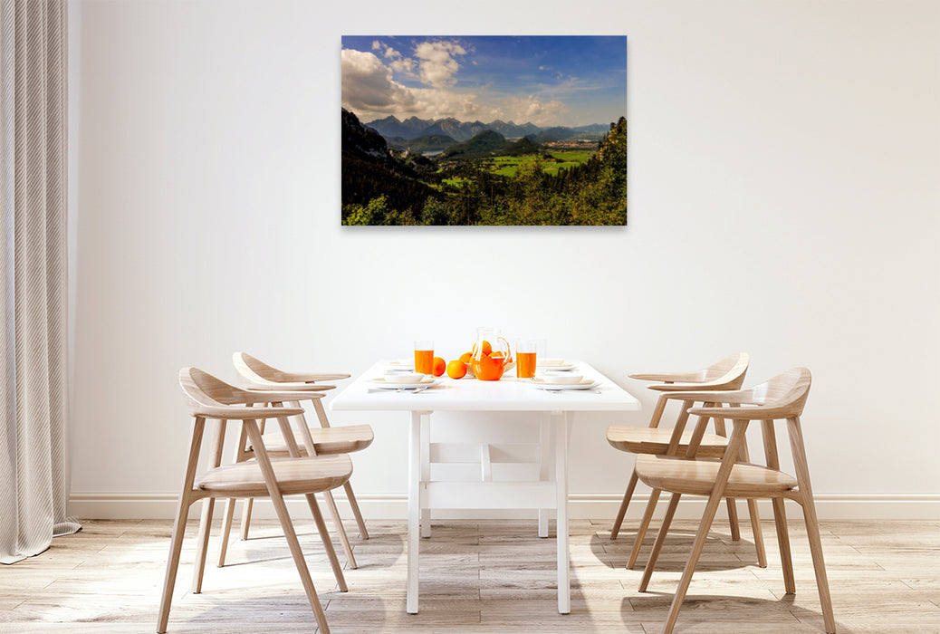 Premium Textil-Leinwand Premium Textil-Leinwand 120 cm x 80 cm quer Panoramablick auf Hohenschwangau, Alpsee und Füssen