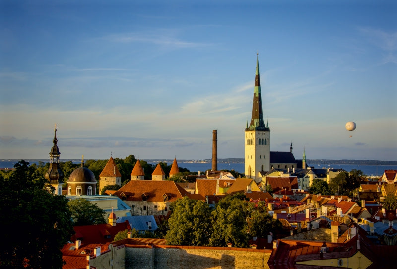 Premium Textil-Leinwand Premium Textil-Leinwand 120 cm x 80 cm quer Blick über die Dächer der unteren Altstadt mit St. Olaikirche