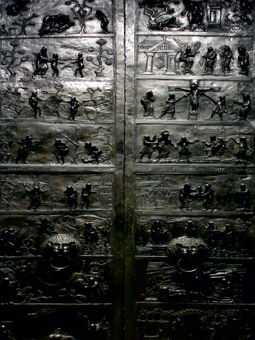 Die Bernwardtür des Hildesheimer Doms ist die älteste geschmückte Bronzetür. - CALVENDO Foto-Puzzle - calvendoverlag 29.99