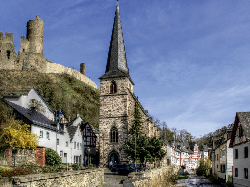 Monreal - Mit Blick auf die Löwenburg und Pfarrkirche - CALVENDO Foto-Puzzle - calvendoverlag 29.99