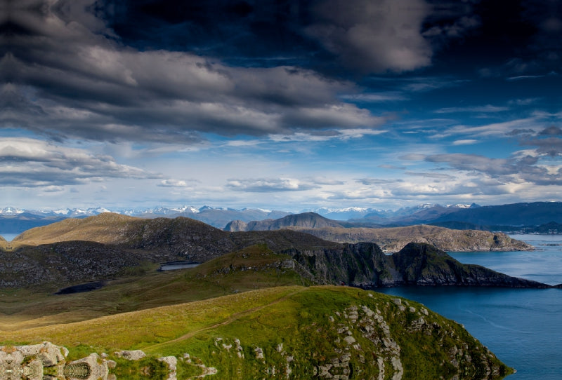 Premium Textil-Leinwand Premium Textil-Leinwand 120 cm x 80 cm quer Blick über die Insel zu den Fjorden Norwegens