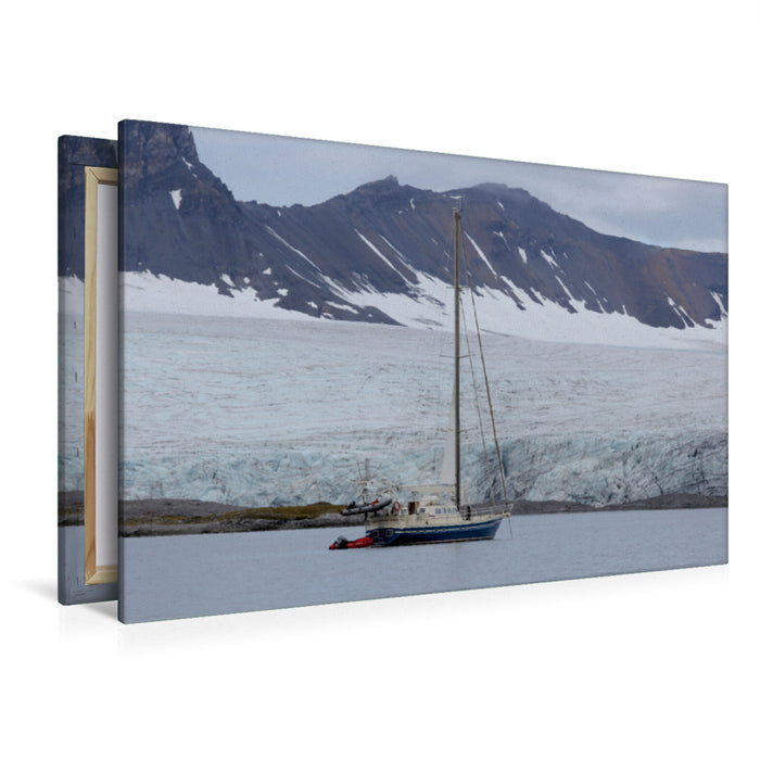 Premium Textil-Leinwand Premium Textil-Leinwand 120 cm x 80 cm quer Segelyacht in einem Fjord vor der Insel Spitzbergen