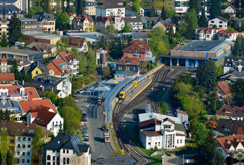 Premium Textil-Leinwand Premium Textil-Leinwand 120 cm x 80 cm quer Blick auf den Bahnhof