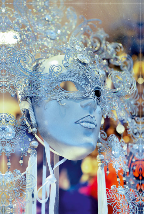 Premium Textil-Leinwand Premium Textil-Leinwand 80 cm x 120 cm  hoch Eine romantische Karnevalsmaske aus Venedig